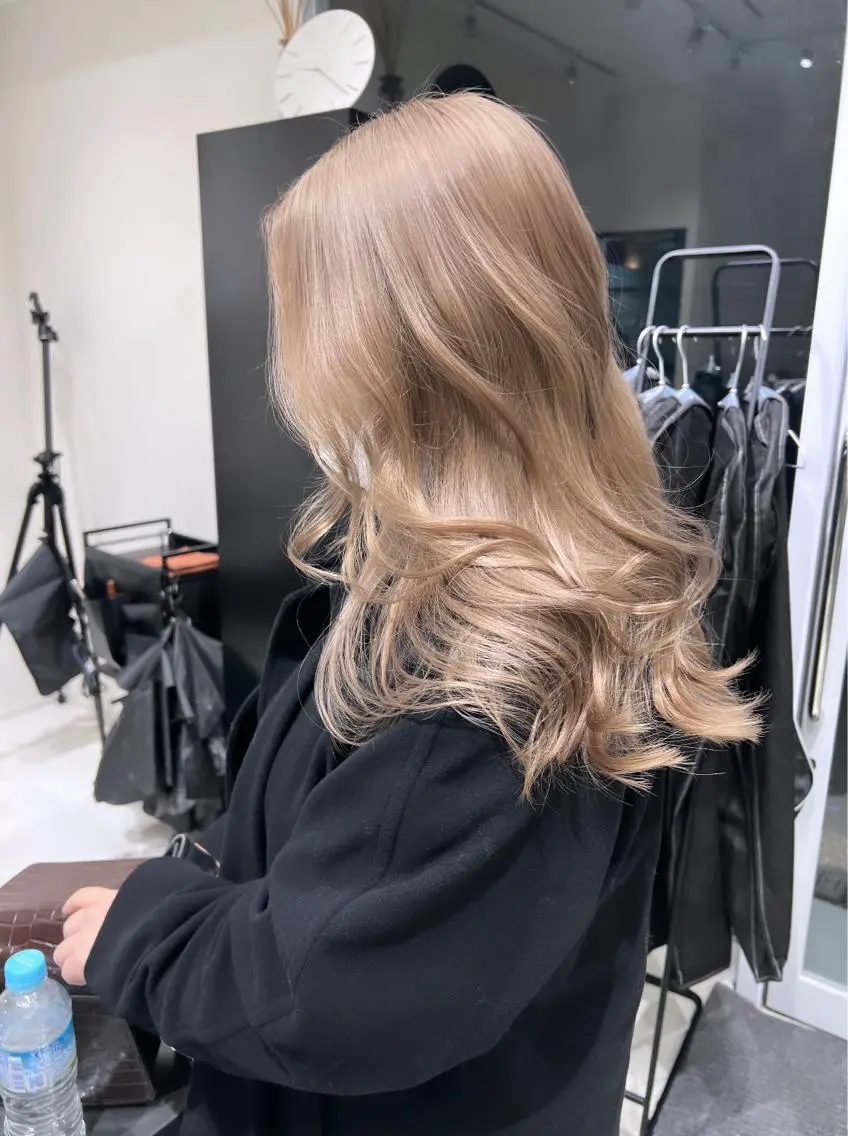 ロング カラー ヘアカラー トリートメント 韓国レイヤー×艶髪 ハイトーンRyukiのヘアスタイル
