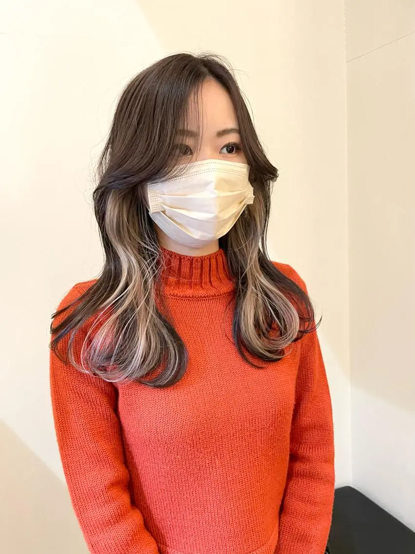 セミロング カラー ベージュカラー ホワイトベージュ カット ヘアカラー トリートメント ダメージレスブリーチ HIROSHIのヘアスタイル