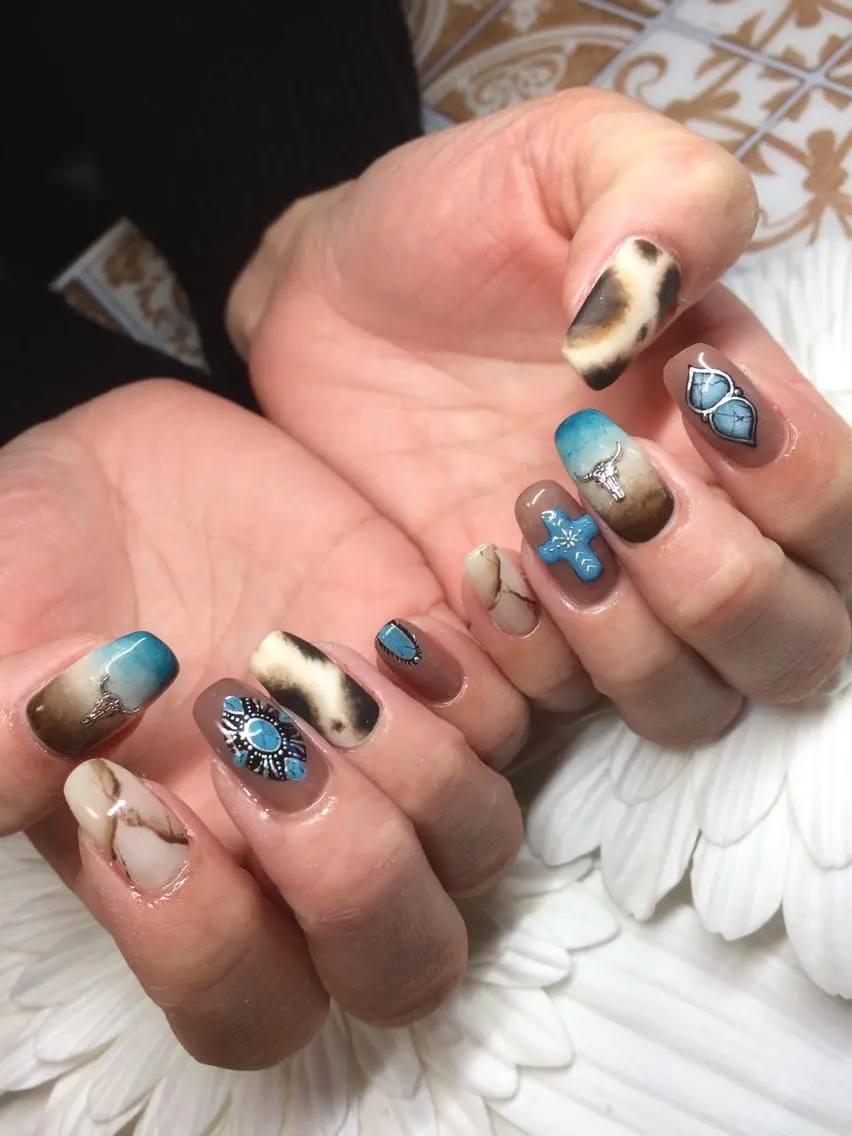 ネイル アニマル柄 アートネイル グラデーション マットネイル ハンドネイル Nailsalon E's cafeのネイルデザイン