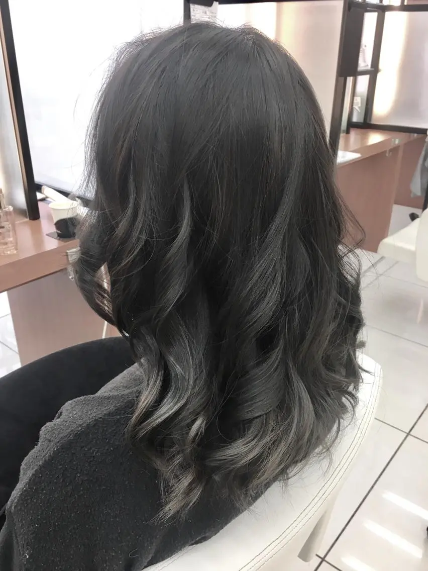 カラー ブリーチ ブルーカラー ブルージュ イルミナカラー 縮毛矯正 ブリーチ/バレイヤ ージュ川端裕司のヘアスタイル