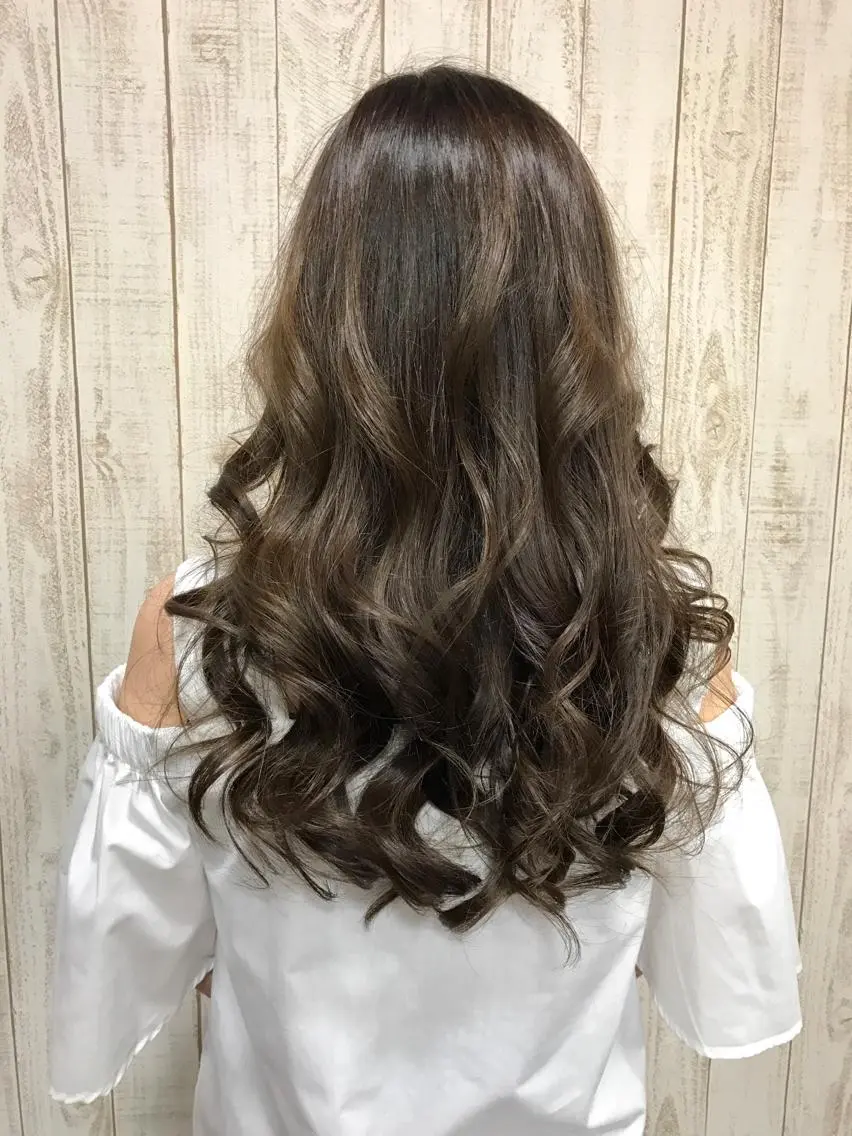 セミロング ロング アッシュ ロング ユウ イチのヘアスタイル