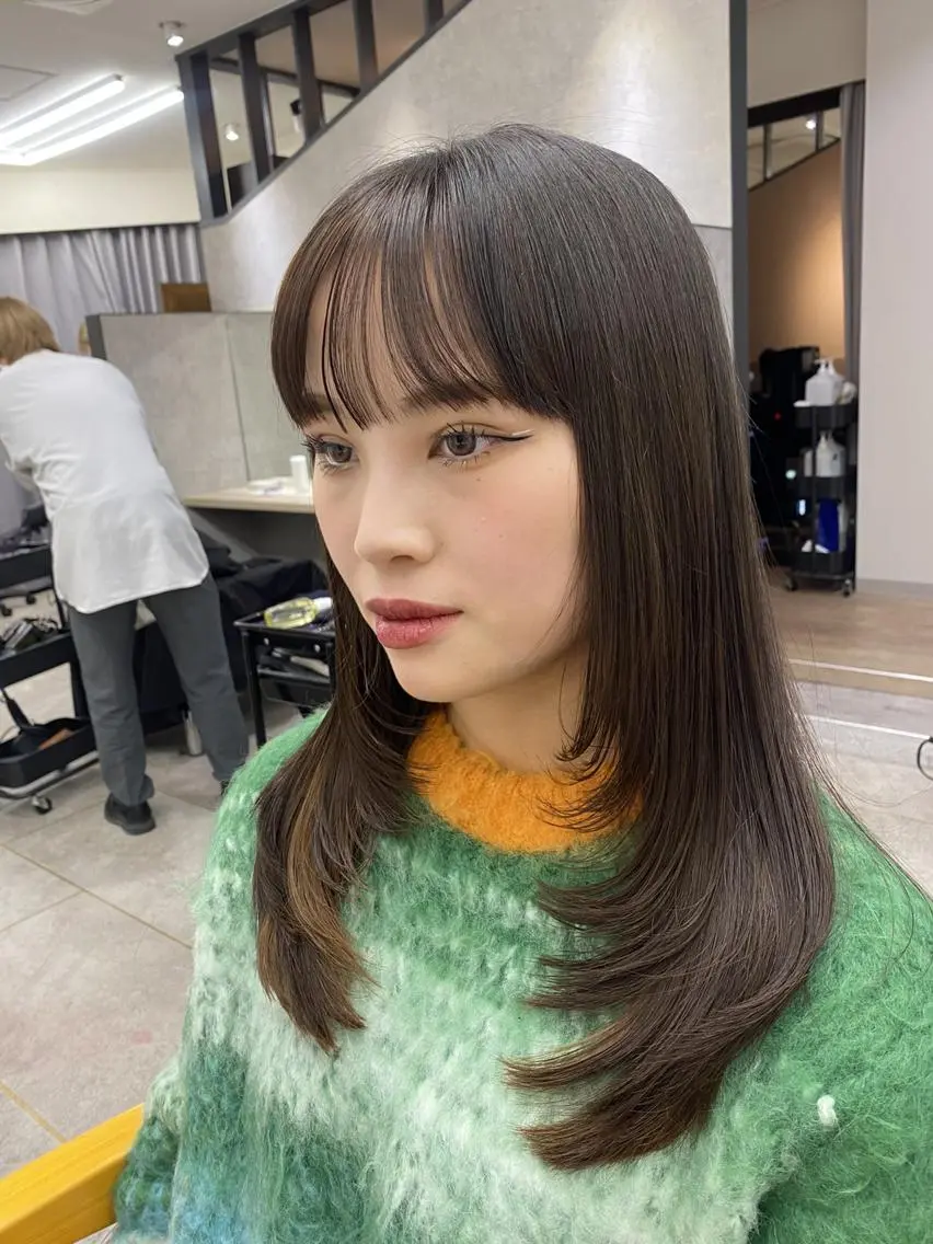 セミロング レイヤーカット カット 縮毛矯正 トリートメント lafit ラフィット 下大利のヘアスタイル
