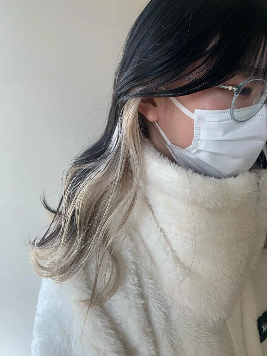 ロング カラー ヘアアレンジ ブリーチ 本間 結衣のヘアスタイル