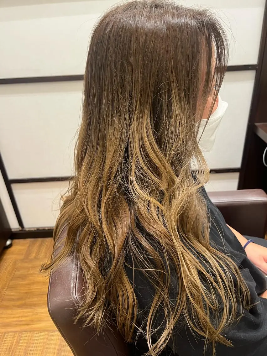 ロング 伊藤 未紗希のヘアスタイル