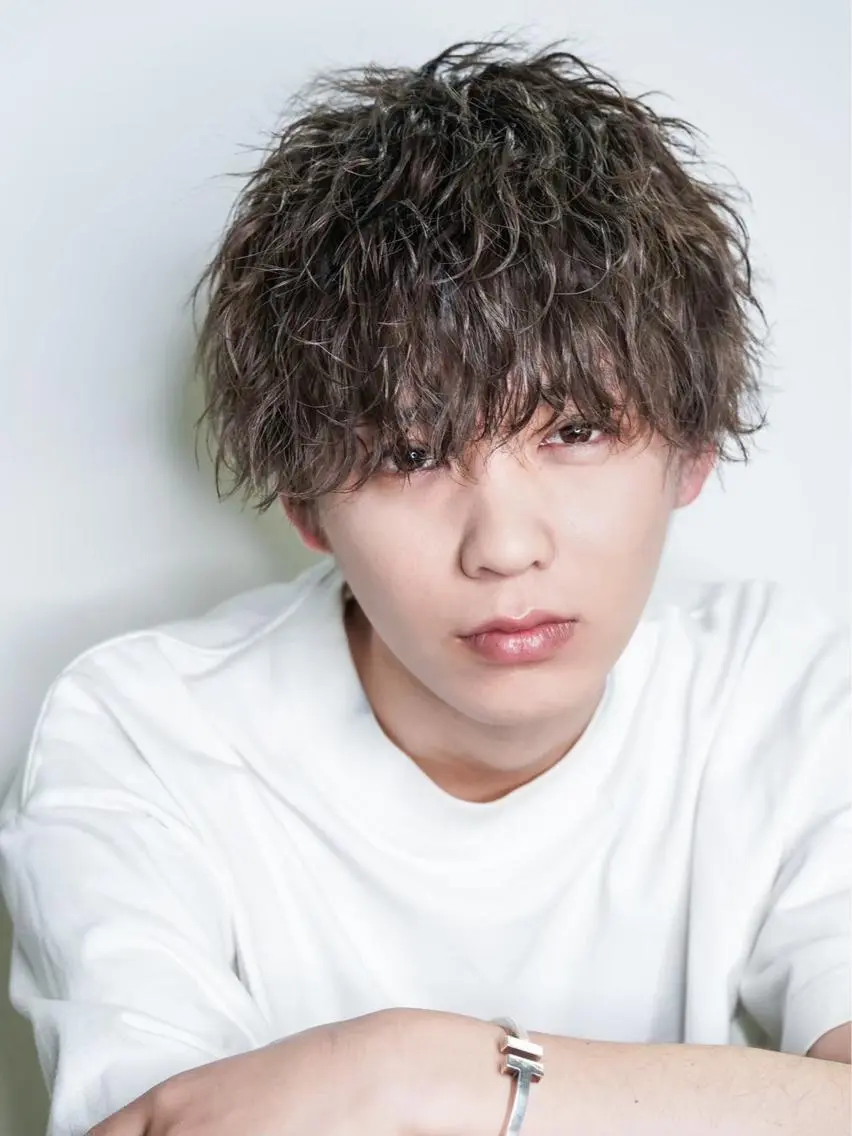 ショート パーマ メンズ メンズサロン代表 曲がる縮毛矯正のヘアスタイル