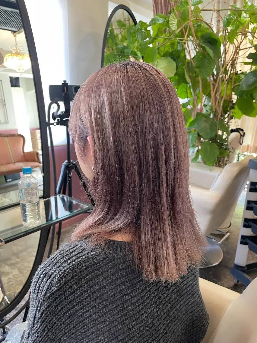 ミディアム カラー パーマ ヘアアレンジ メンズ カット 縮毛矯正 トリートメント 表参道Lise おおいしおりのヘアスタイル