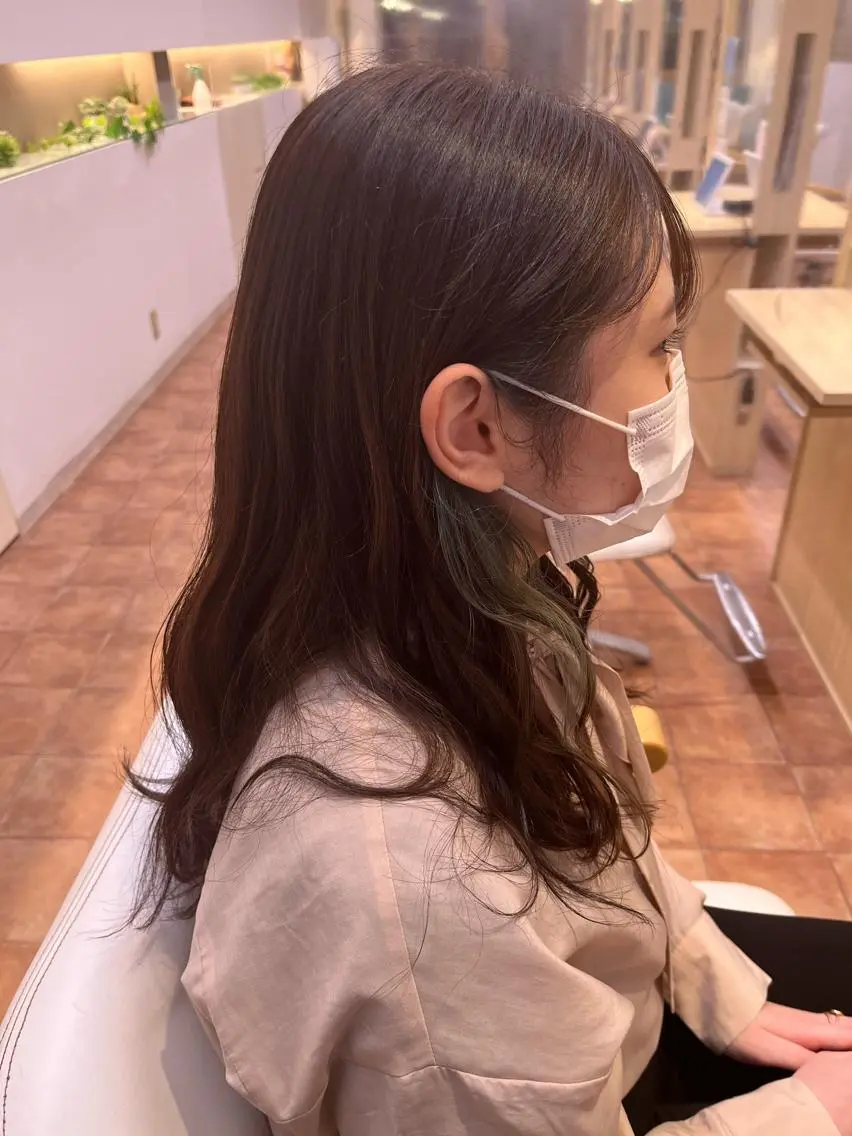カラー グレージュ イオカ ヒトミのヘアスタイル