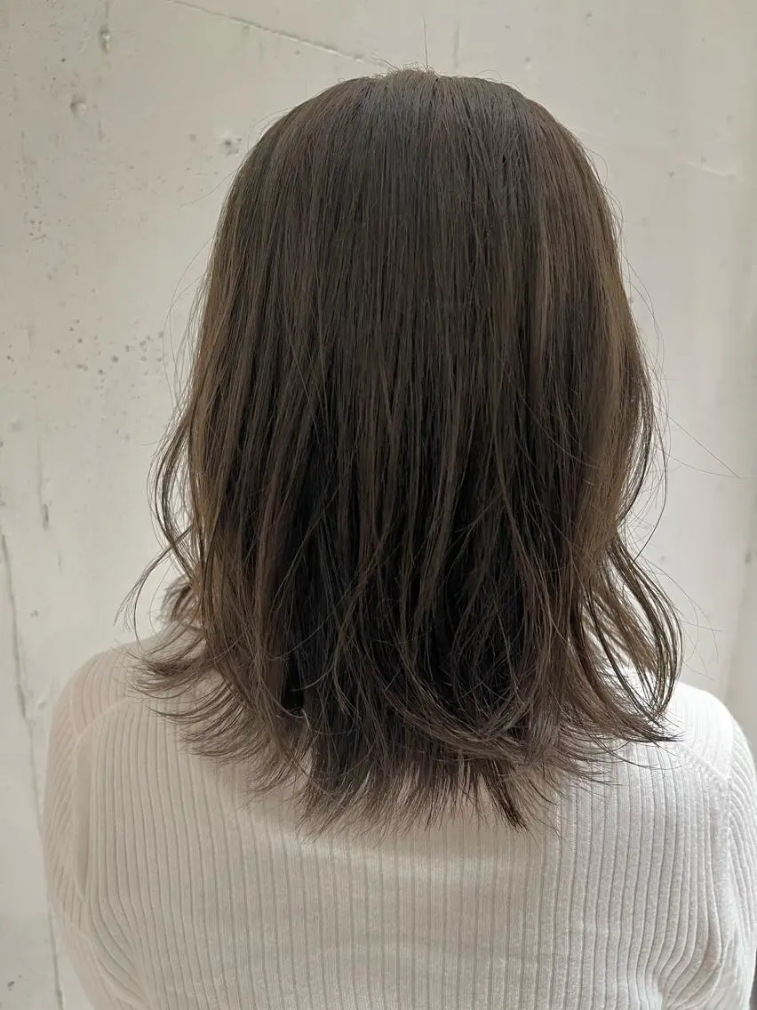 ミディアム カラー ヘアカラー トリートメント ヘッドスパ ヘアセット 艶くすみカラー /縮毛/川添桃花のヘアスタイル