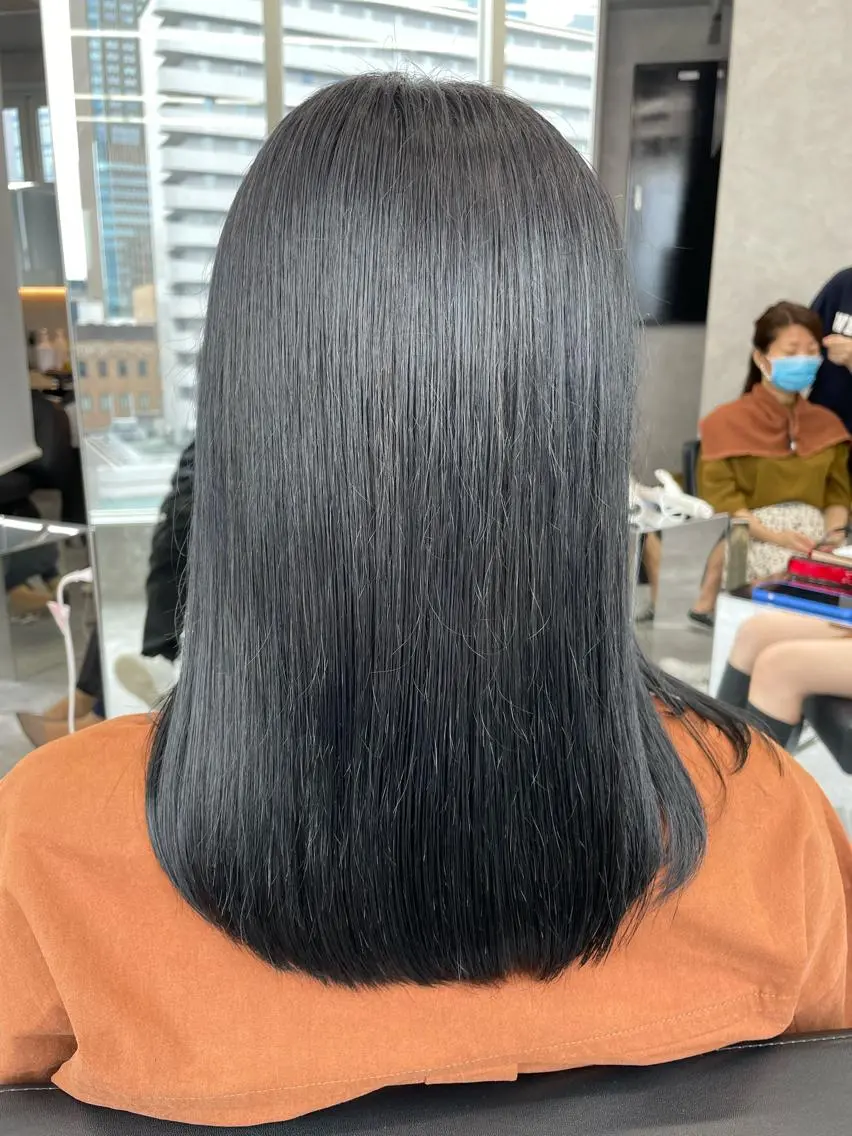 セミロング ショートボブ セミロングパーマ 韓国風カラー ボブ ハイライト メンズヘアのカリスマ 北地 空のヘアスタイル