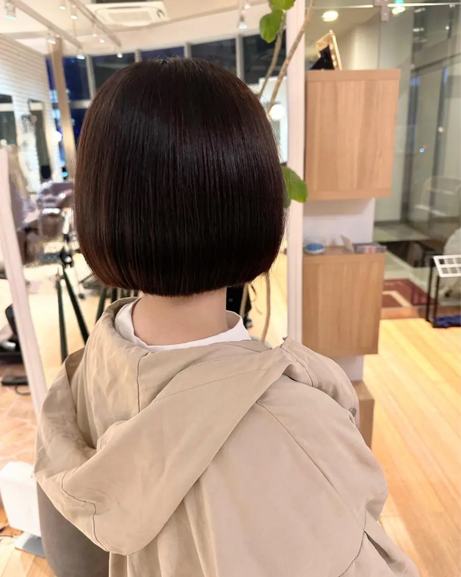ミディアム 切りっぱなしボブ ボブ 松浦 麻衣のヘアスタイル