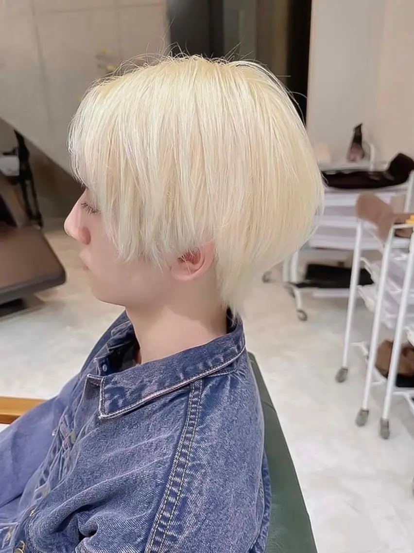メンズ カラー メンズブリーチ メンズハイトーン メンズウルフカット ブリーチ ブロンド DAYS Men’sのヘアスタイル