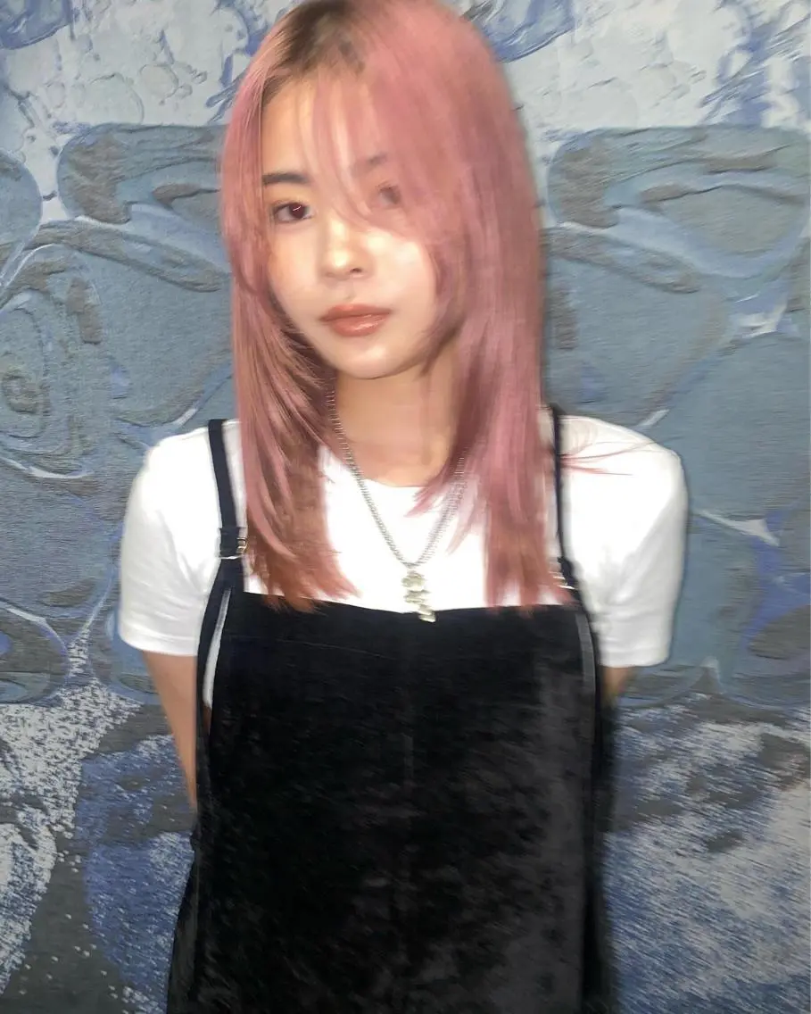 ミディアム カラー ヘアアレンジ ピンクカラー ウルフカット モデル募集中!ミカのヘアスタイル