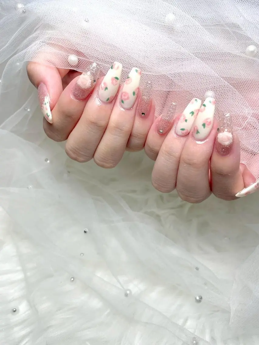 ネイル PEEKABOO 旧:momo京橋のネイルデザイン