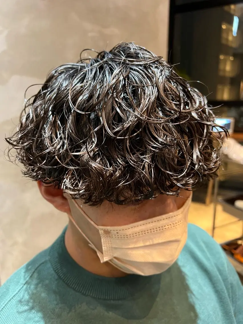 ショート パーマ メンズ カット パーマ トリートメント 波巻きスパイラルパー マ/シャドウパーマ駿のヘアスタイル
