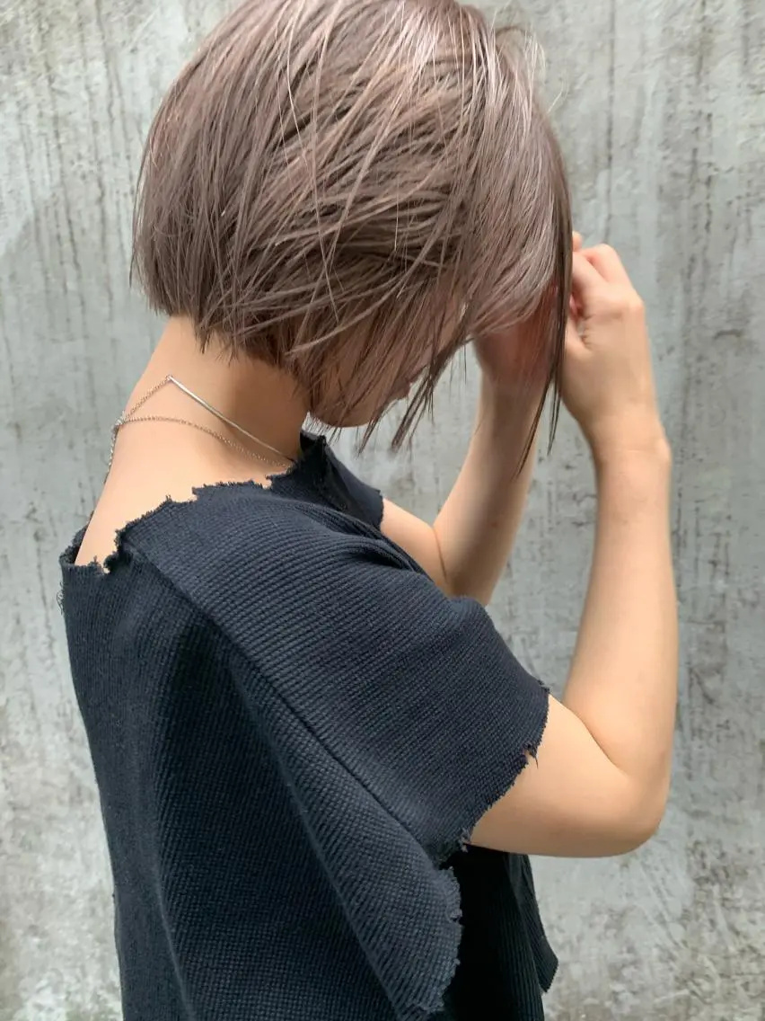 ショート カラー ヘアアレンジ アイブロウ ベージュカラー ボブ 🌿ショート🌿 パーマ🌿淳平のヘアスタイル