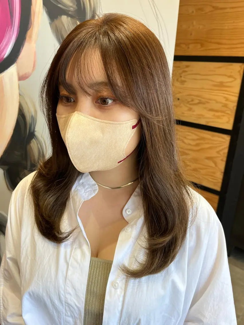 セミロング カラー パーマ ヘアアレンジ メンズ キッズ ネイル マツエク・マツパ アイブロウ メンズパーマ セミロングパーマ ブラウンカラー ケアカラー 透明感カラー 久木原 ゆりのヘアスタイル