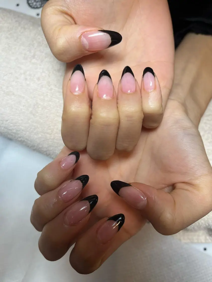 ネイル フレンチネイル anela 仁香のネイルデザイン