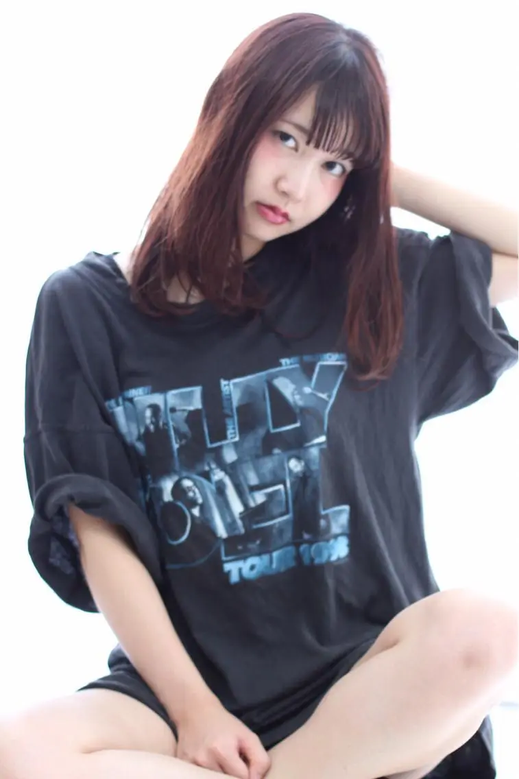 ロング カラー レッドカラー 安達 俊亮のヘアスタイル
