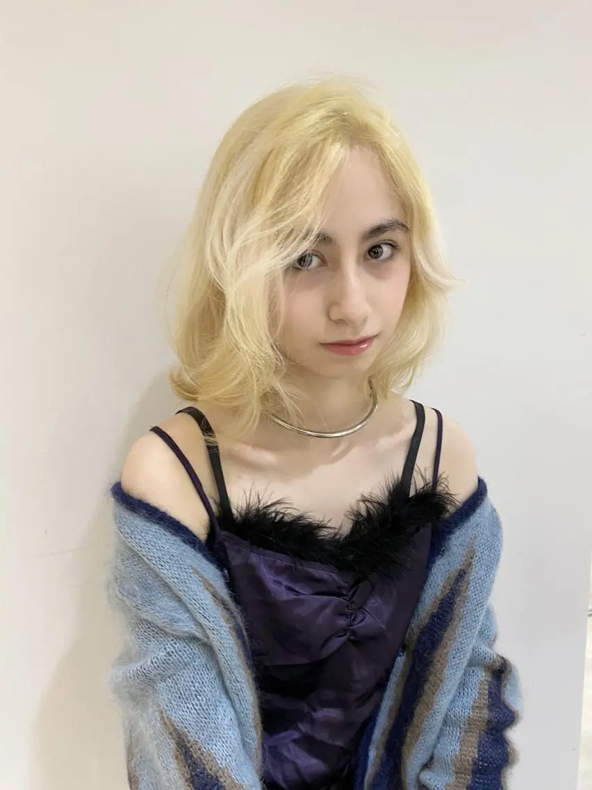 ミディアム サイレント美容師 アイリィのヘアスタイル