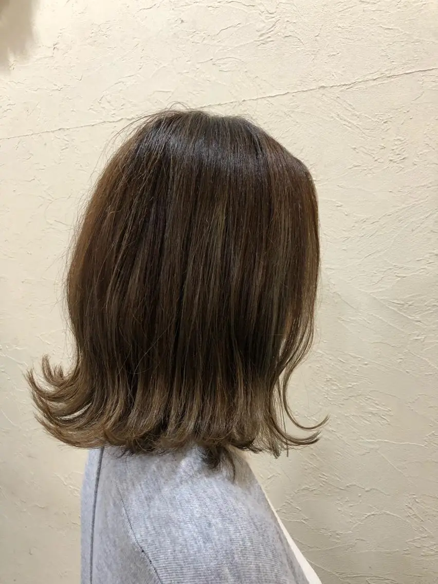ミディアム カット ヘアカラー トリートメント 美髪・透明感カラー 西川仁弥のヘアスタイル