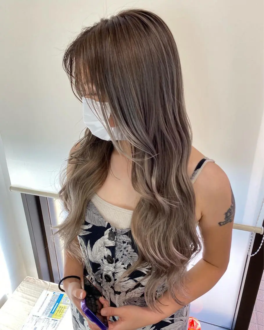 ミディアム カラー ヘアカラー トリートメント ブリーチカラー🫧 森　凪沙のヘアスタイル