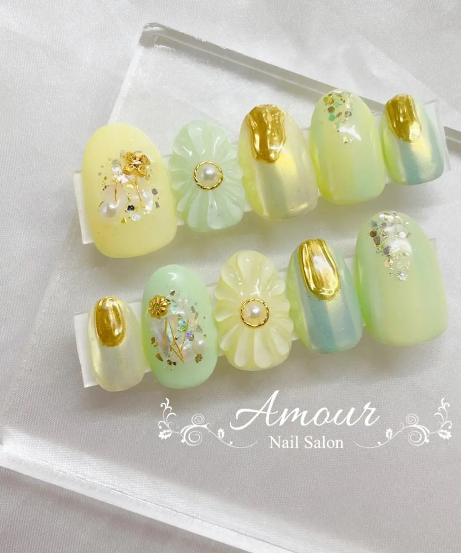 ネイル 成人式 ネイルチップ nailsalon ♡amour♡のネイルデザイン