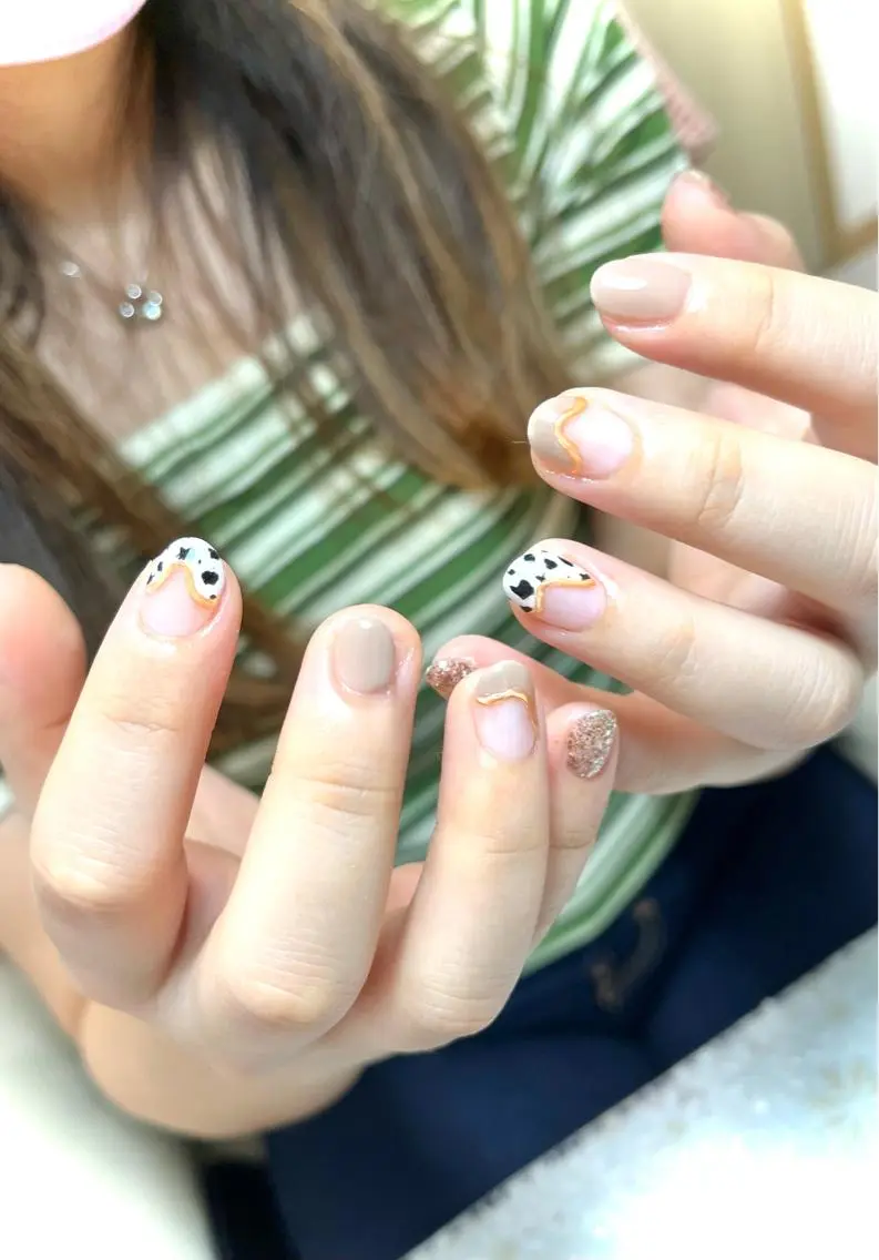 ネイル 成人式 ジェルネイル キラキラネイル 韓国ネイル パラジェル nails' it...のネイルデザイン