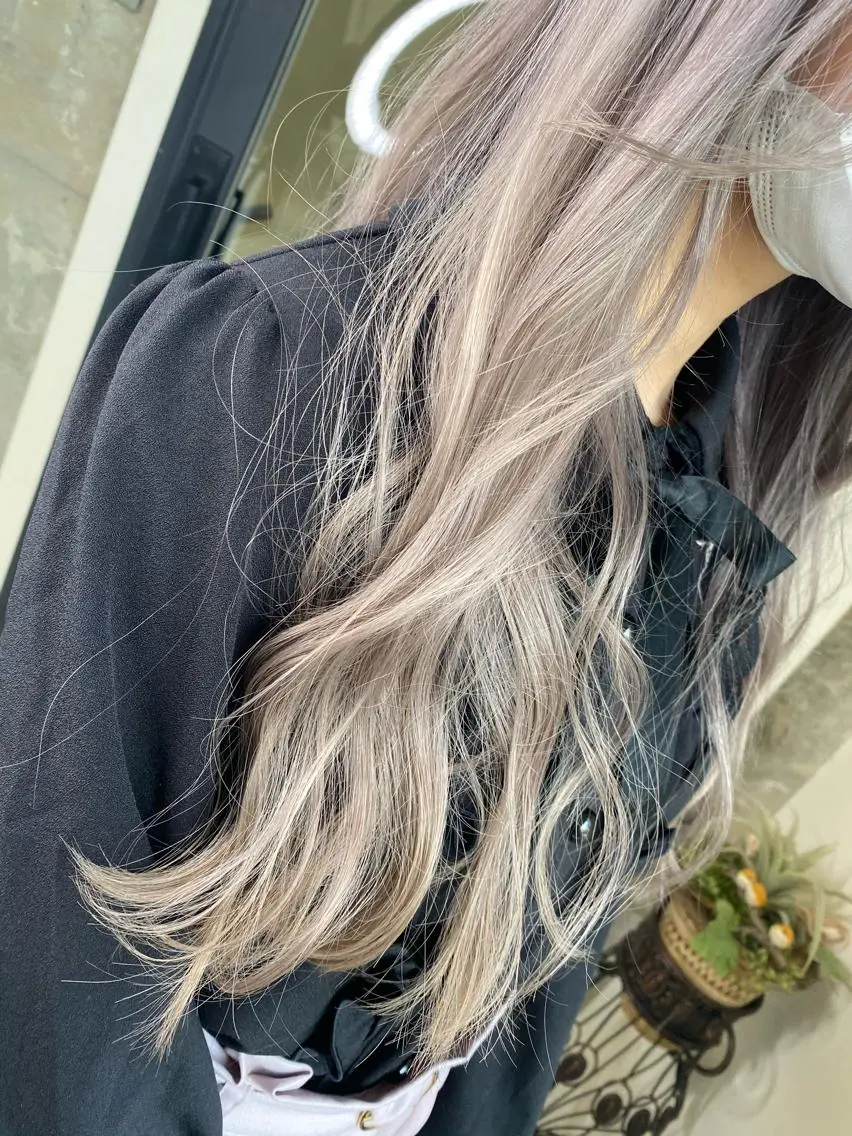 ロング カラー カット ヘアカラー トリートメント 派手髪系🦄美容師 chikaのヘアスタイル