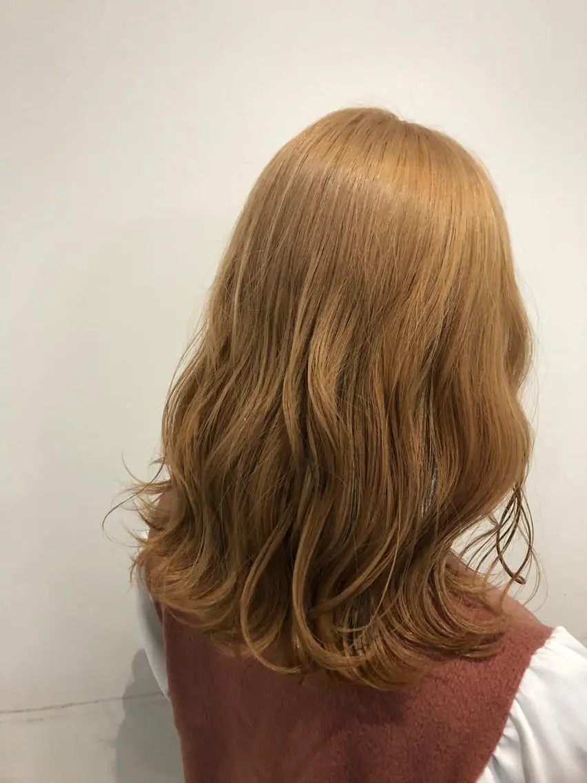 カラー ベージュカラー ブリーチ 横瀬 稀のヘアスタイル