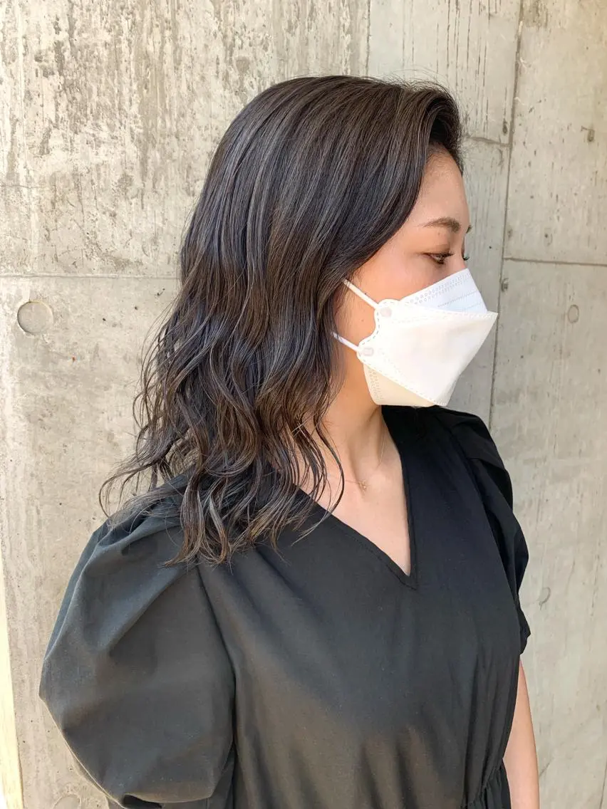 ロング カラー ブリーチ 透明感カラー グレージュ ブリーチなしカラー ミルクティーベージュ ブリーチ 店長 清水のヘアスタイル