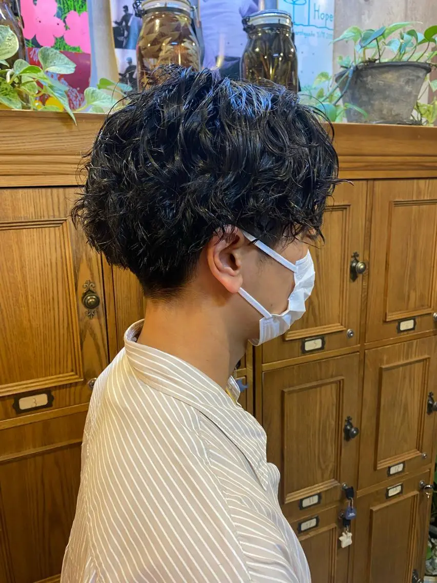 ショート パーマ メンズ ツーブロック 【扉gate】野崎 英幸のヘアスタイル