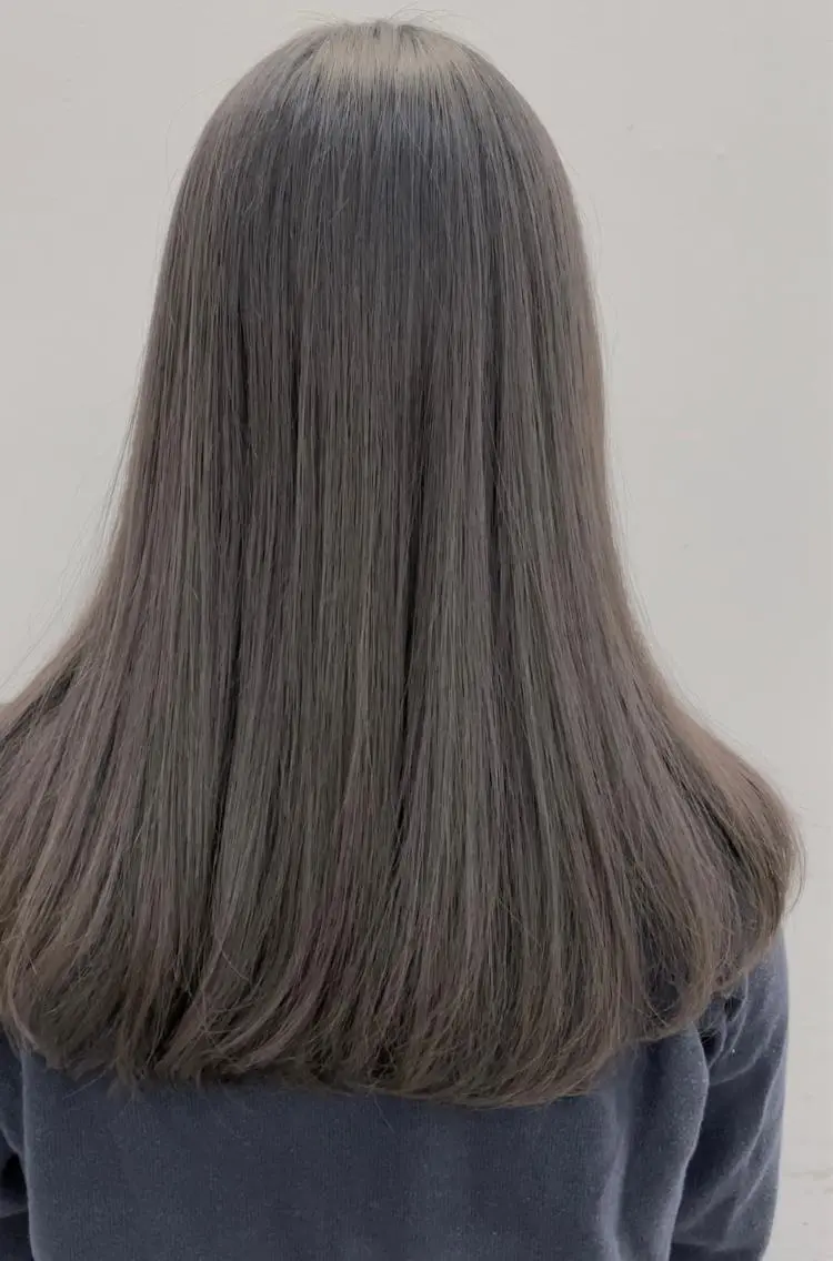 ロング カラー グレージュ 髪質改善 トリートメント ヘアカラー モードケイズブリエ komatsu✂︎のヘアスタイル