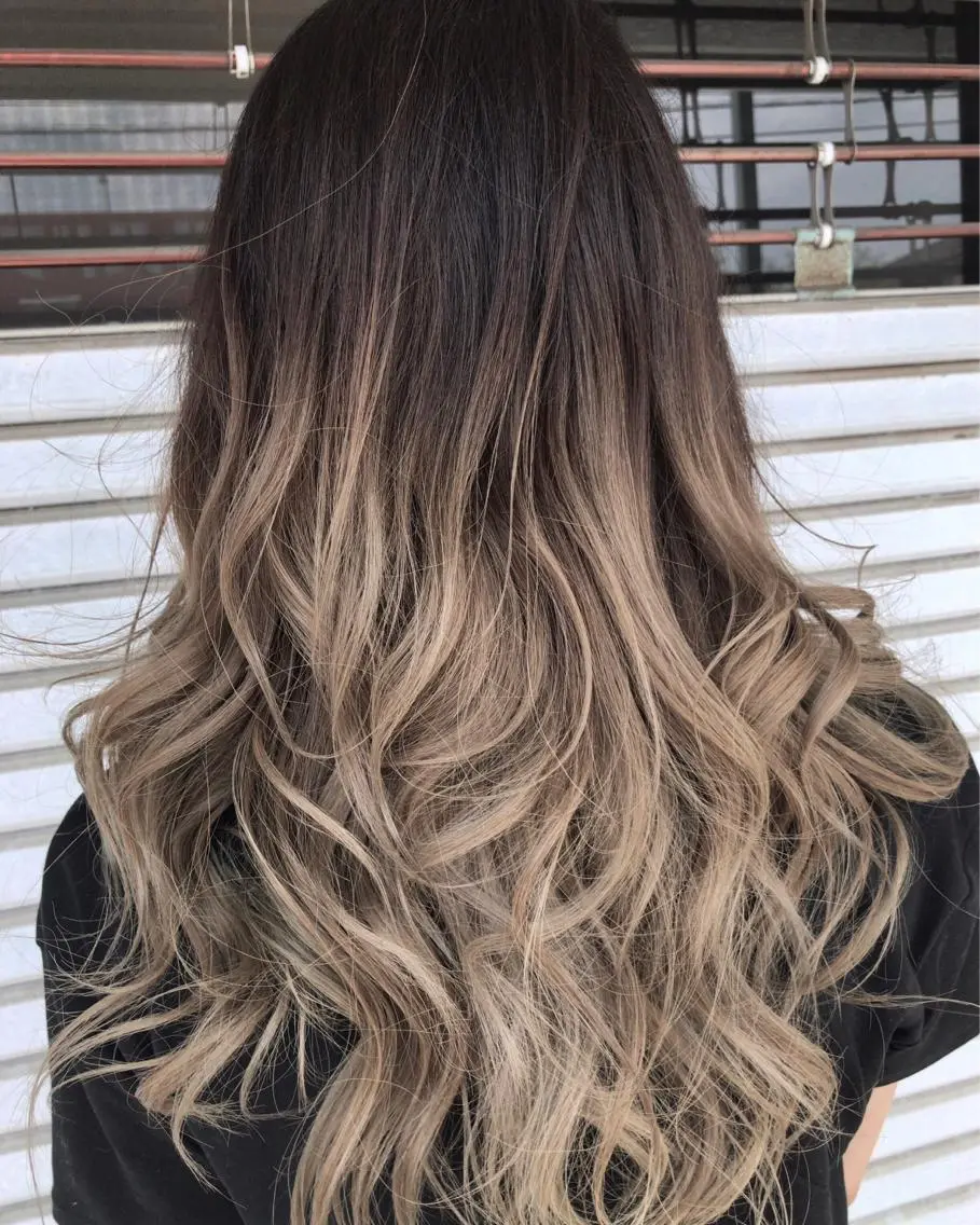 ロング カラー デザインカラー レイヤーカット匠 イソザキノリユキのヘアスタイル