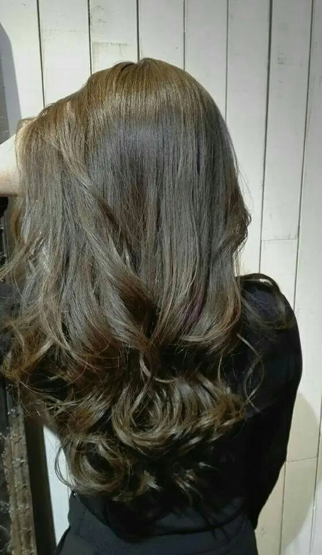 ロング カラー パーマ ヘアアレンジ メンズ キッズ ネイル マツエク・マツパ メンズブリーチ メンズハイライト メンズインナーカラー メンズ就活ヘア アッシュ MEGUMI megumiのヘアスタイル