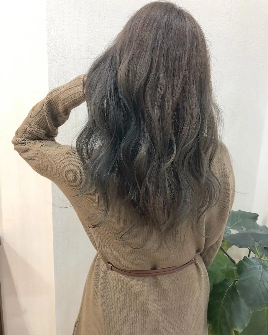 ロング 横浜ブリーチムラ直し ハイトーン/ブリーチのヘアスタイル
