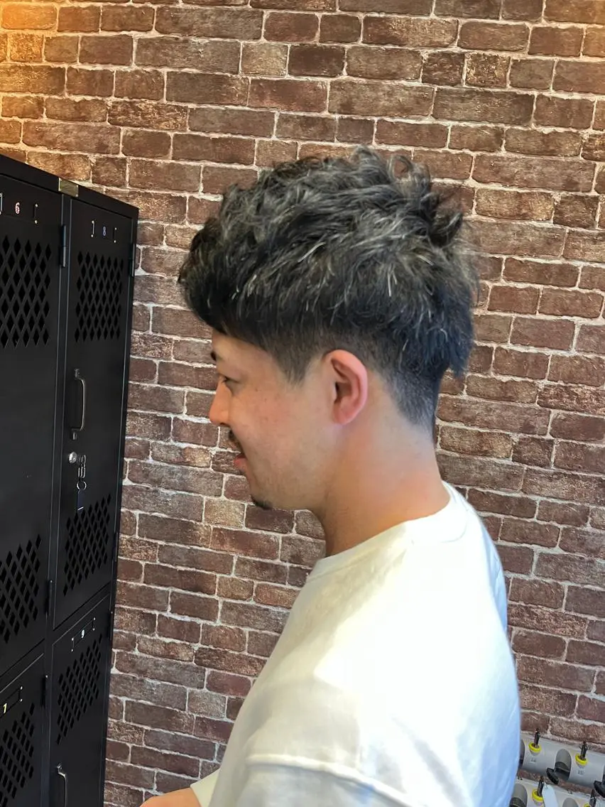 ショート カラー パーマ ヘアアレンジ メンズ キッズ ネイル マツエク・マツパ アイブロウ メンズブリーチ メンズハイライト メンズインナーカラー メンズ韓国風 ブリーチ 久木原 ゆりのヘアスタイル