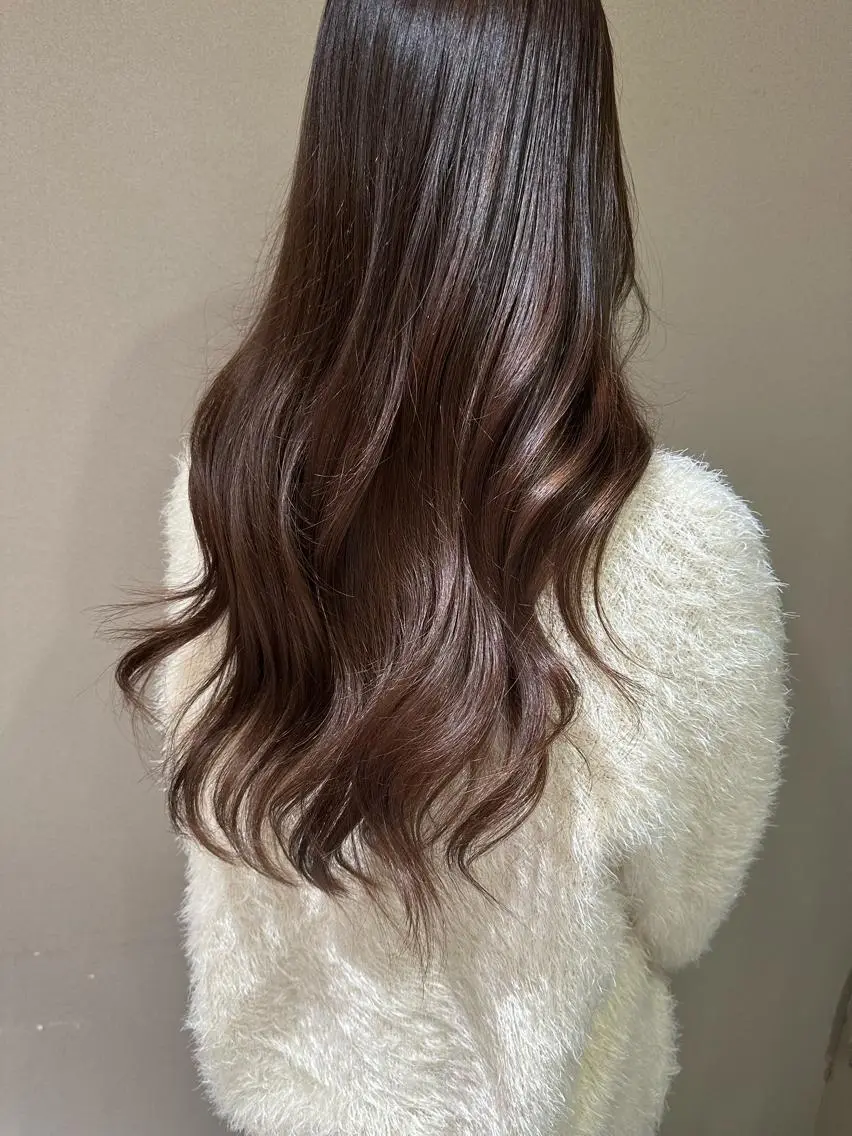 ロング カラー 平尾 樹里のヘアスタイル