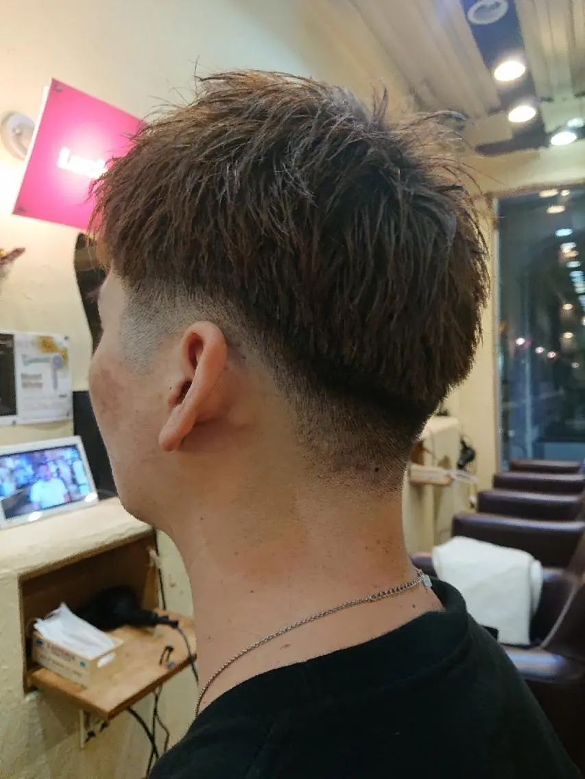 メンズ カラー フェードカット グラデーションカラー 「sumi」 AMIのヘアスタイル
