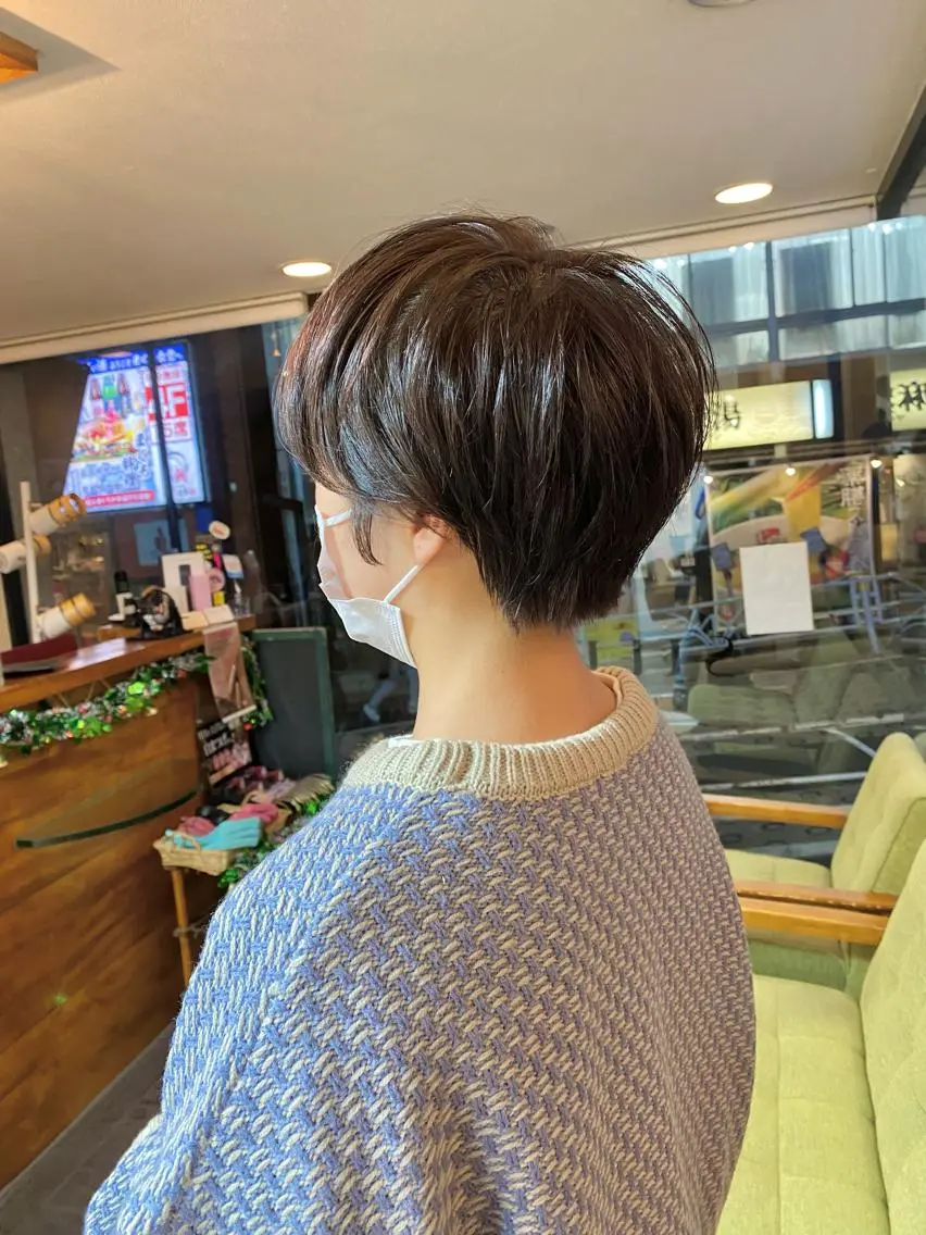 ショート カラー 丸みショート ベージュカラー ショートヘア カット ヘアカラー トリートメント ボブ/縮毛矯正/ レイヤー/塚田のヘアスタイル