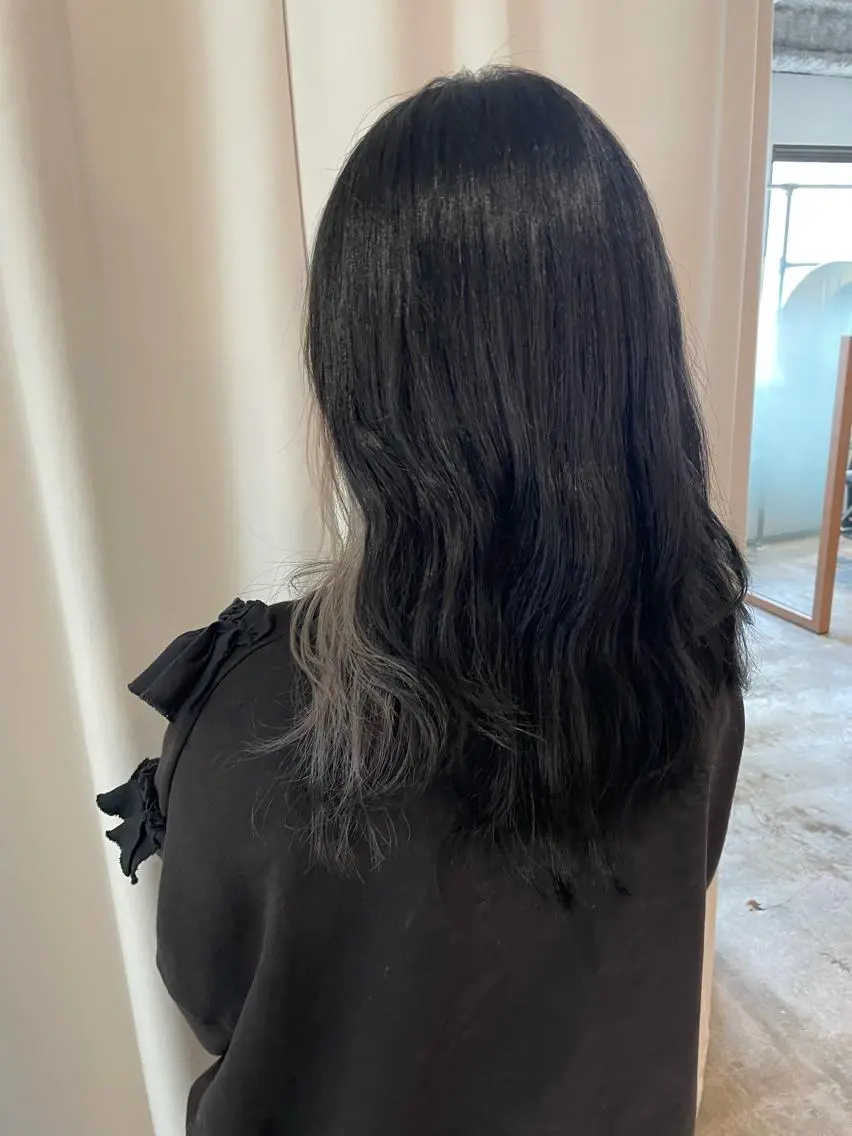セミロング カラー 黒髪 ブルーカラー ブルーブラック シルバー ホワイトシルバー ヘアカラー 中目黒🌼 🌼ハナのヘアスタイル