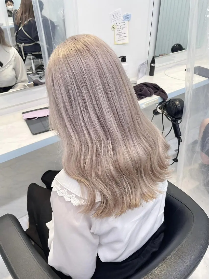 カラー ミディアム ヘアカラー ハイトーン 横浜💞ミオのヘアスタイル