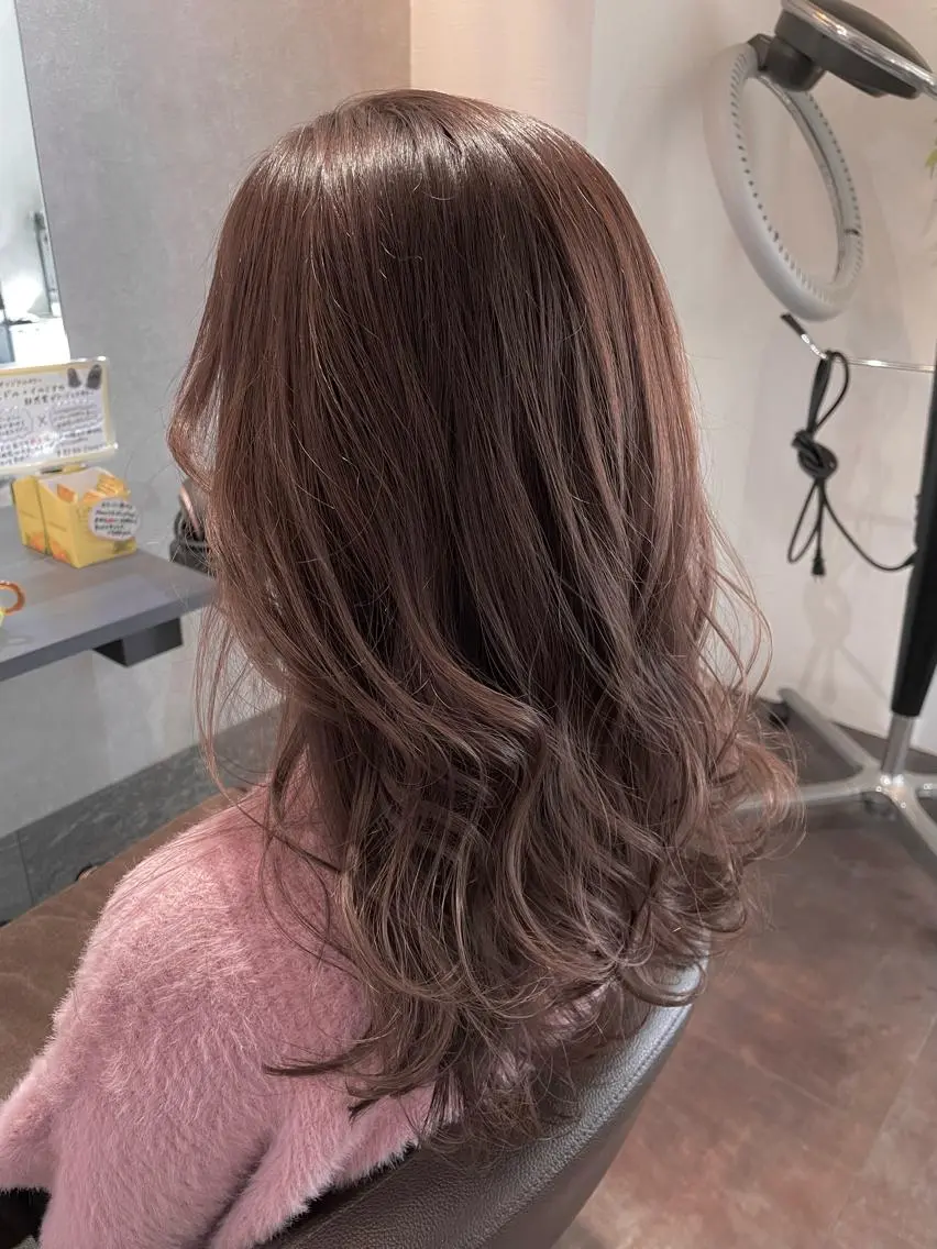 セミロング カラー ブリーチ グレージュ ブリーチなしカラー ピンクカラー 💎赤み消しカラー 特化型デザイナー💎のヘアスタイル