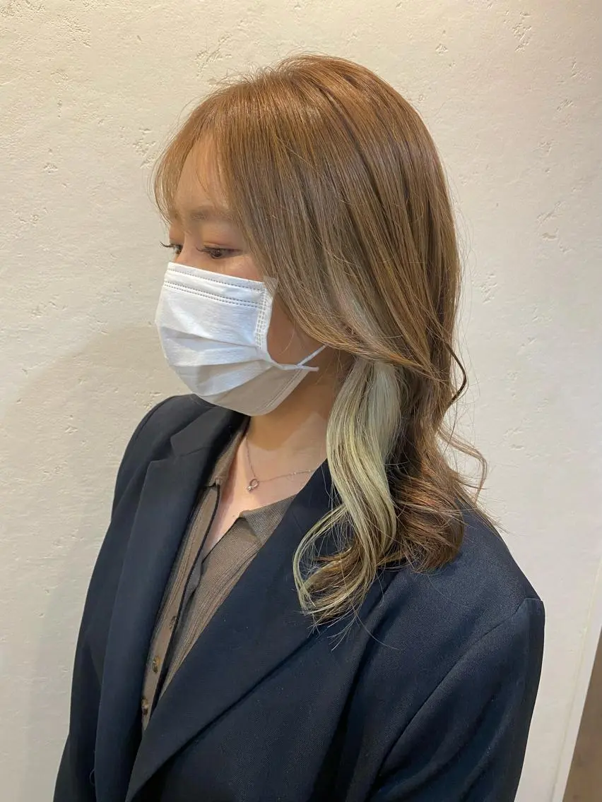 セミロング カラー ベージュカラー ブリーチ イヤリングカラー グレージュ ホワイトベージュ ヘアカラー 🍑 モモカ🍑のヘアスタイル