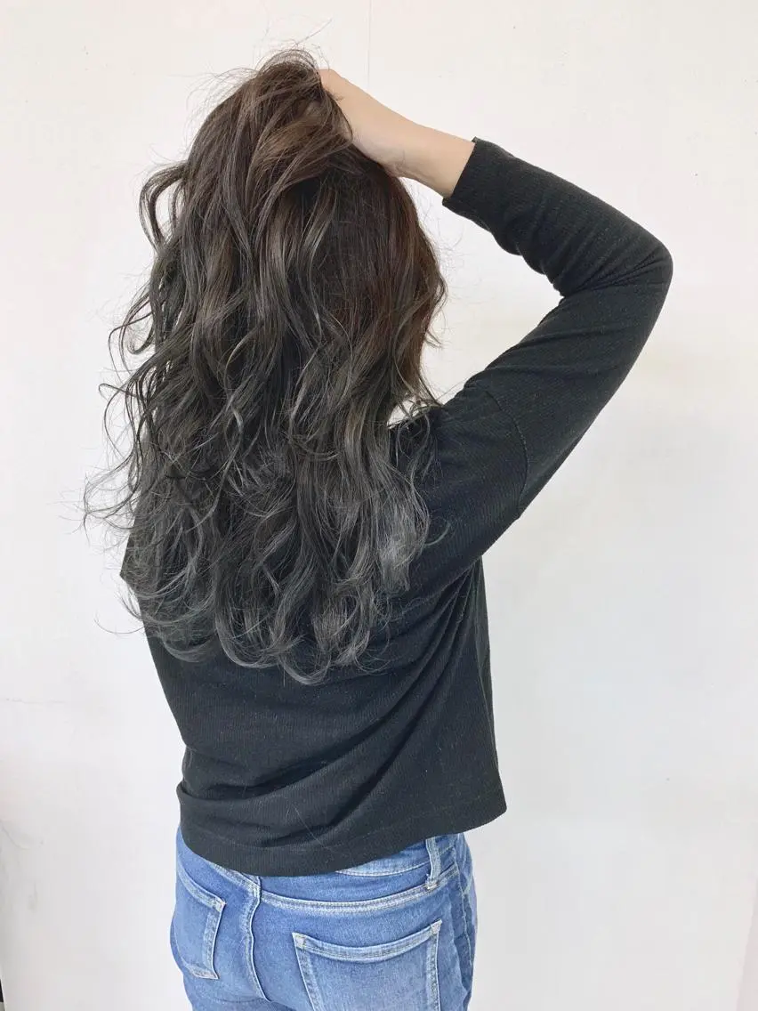 ミディアム アッシュ 穐田 司樹のヘアスタイル