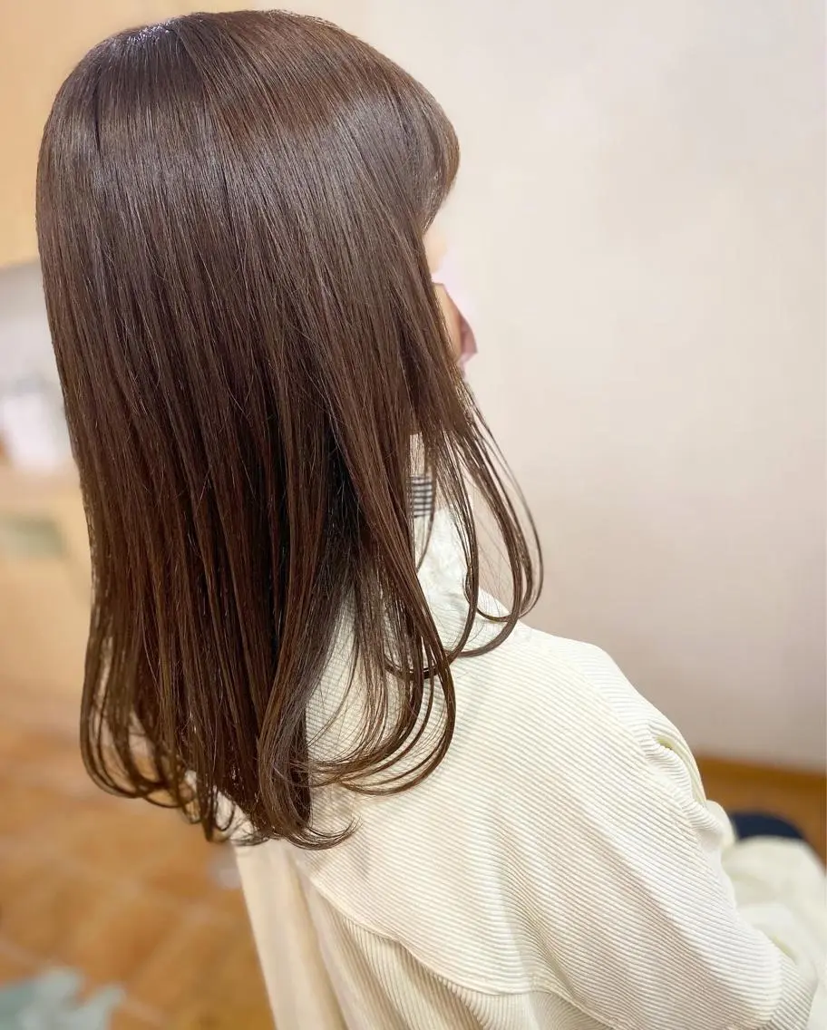セミロング カラー ベージュカラー 髪質改善 カット ヘアカラー トリートメント 荒木 ひろかのヘアスタイル