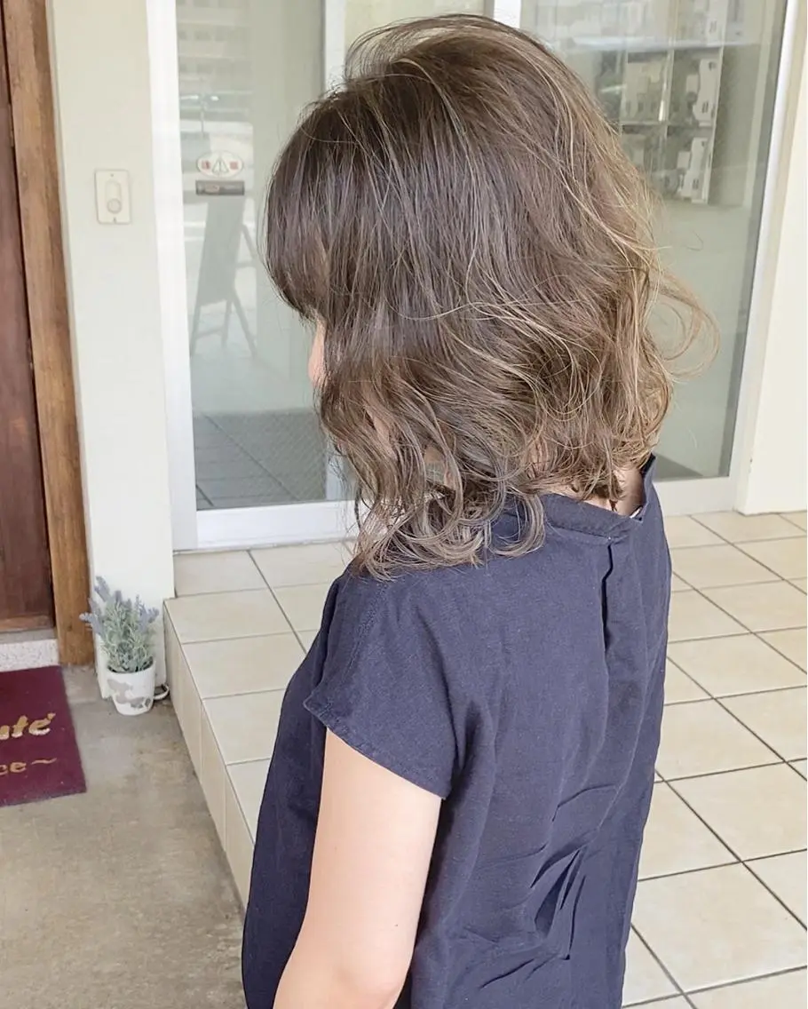 ミディアム カラー ハイライトカラー ハイライト カット ヘアカラー grand juteのヘアスタイル