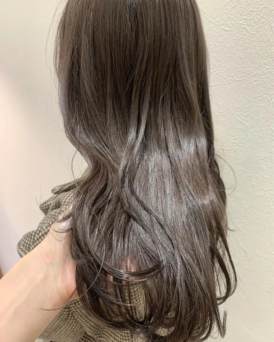 ロング カラー 透明感カラー グレージュ hubhair レイヤー/透明感のヘアスタイル