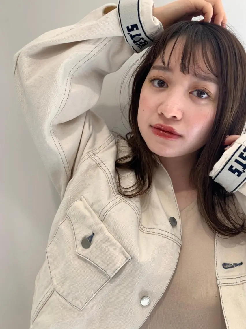 ミディアム カラー CEINE+ officialのヘアスタイル
