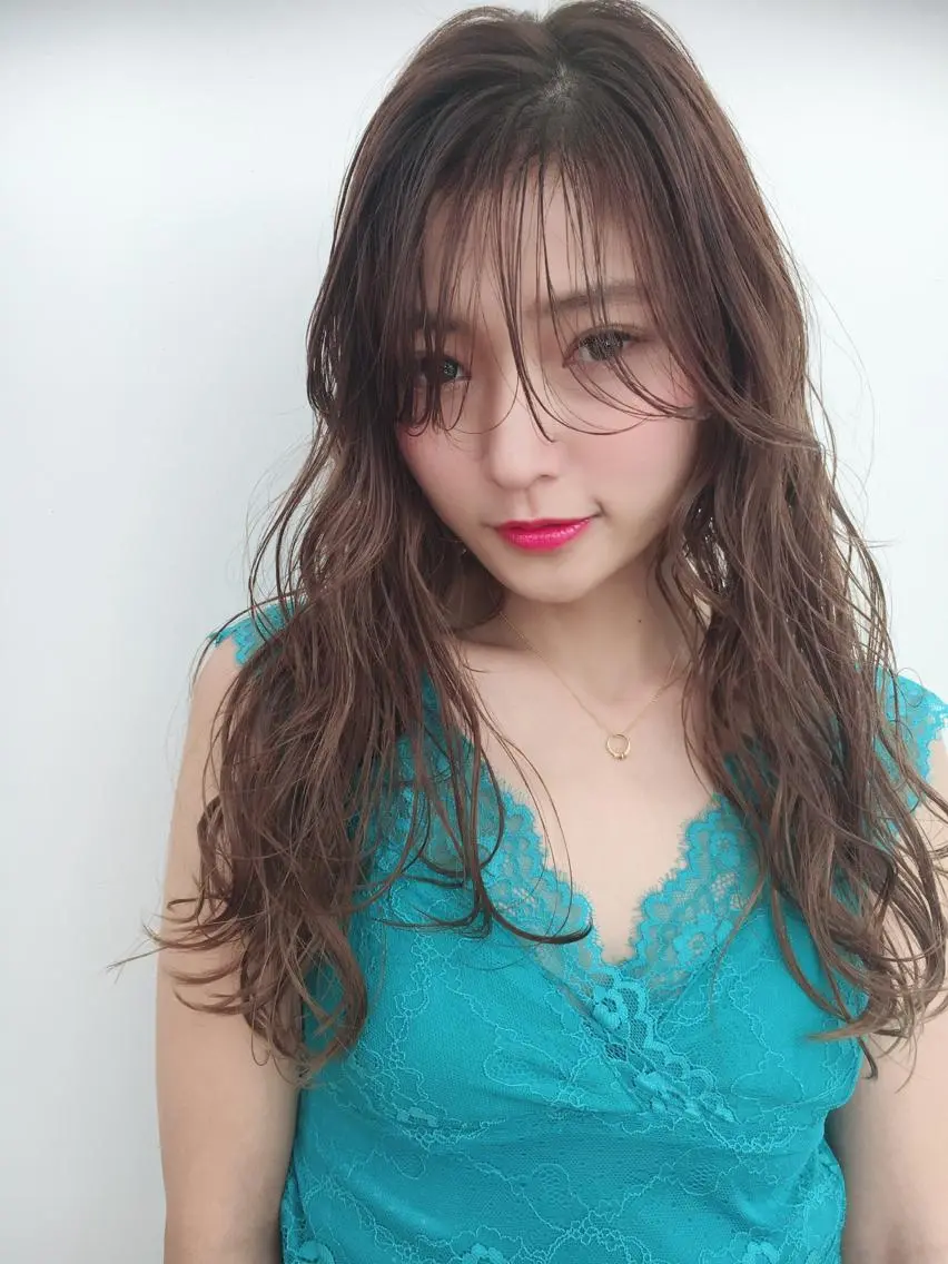 ロング ロング うざバング 中川 結のヘアスタイル