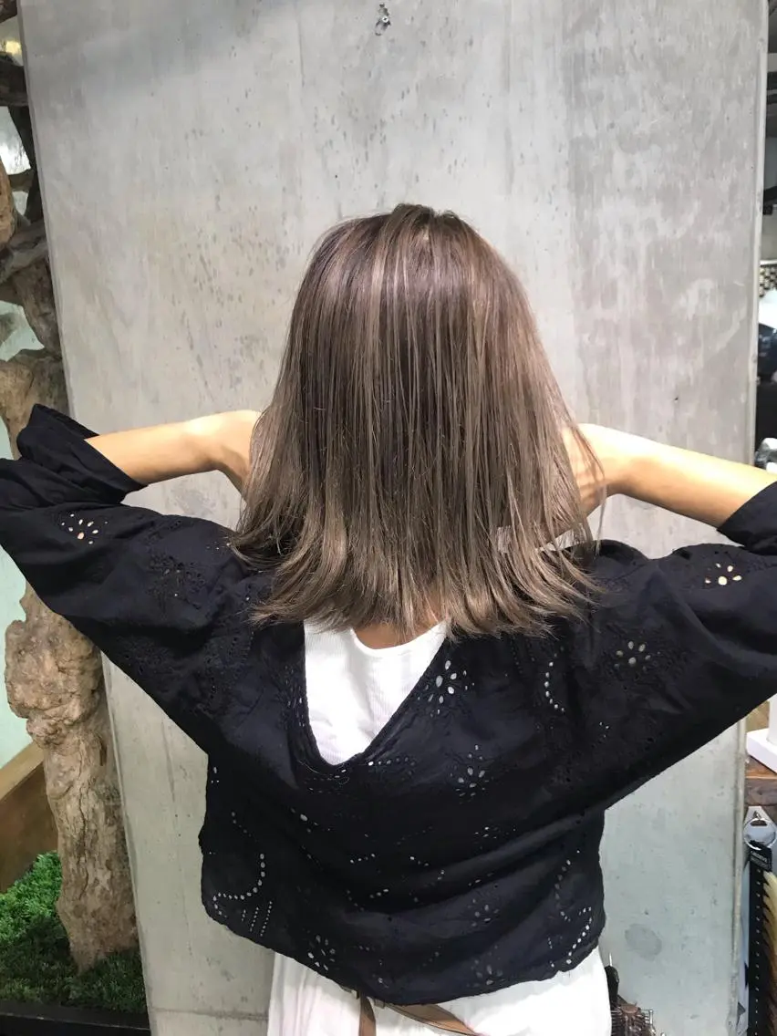 カラー 坂野 結子のヘアスタイル